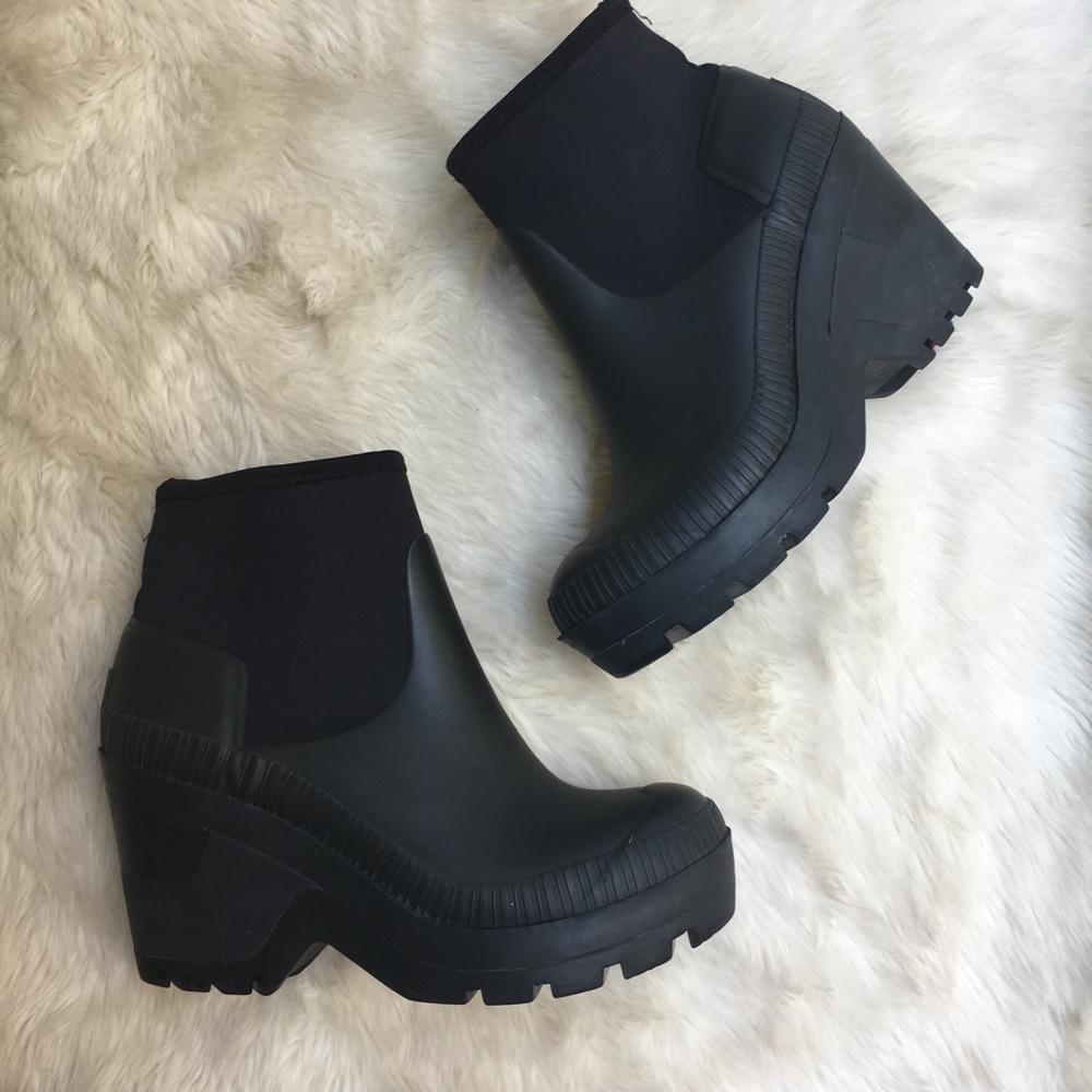 Hunter Wedge Booties ❄️